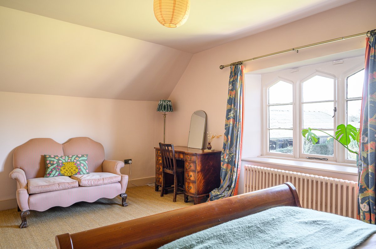 Vaulted ceiling bedroom in exclusive country house rental